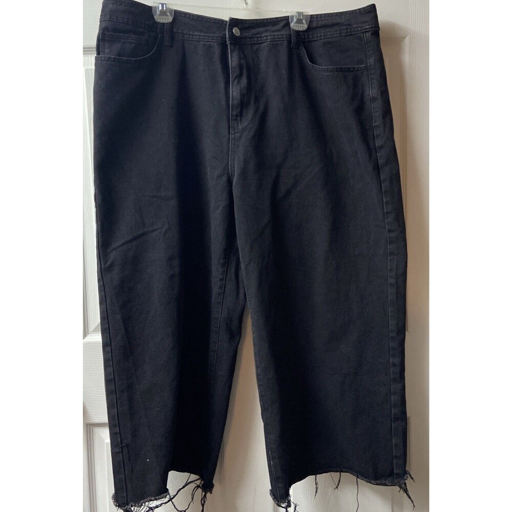 Shein Jeans Womens Plus Size 4XL Black Raw Hem Capris Curve Cropped